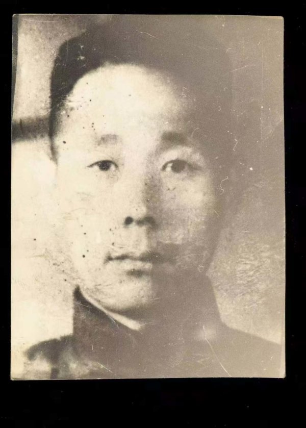 上阳网 血色藤箱映初心，普陀公安两代人的信仰接力