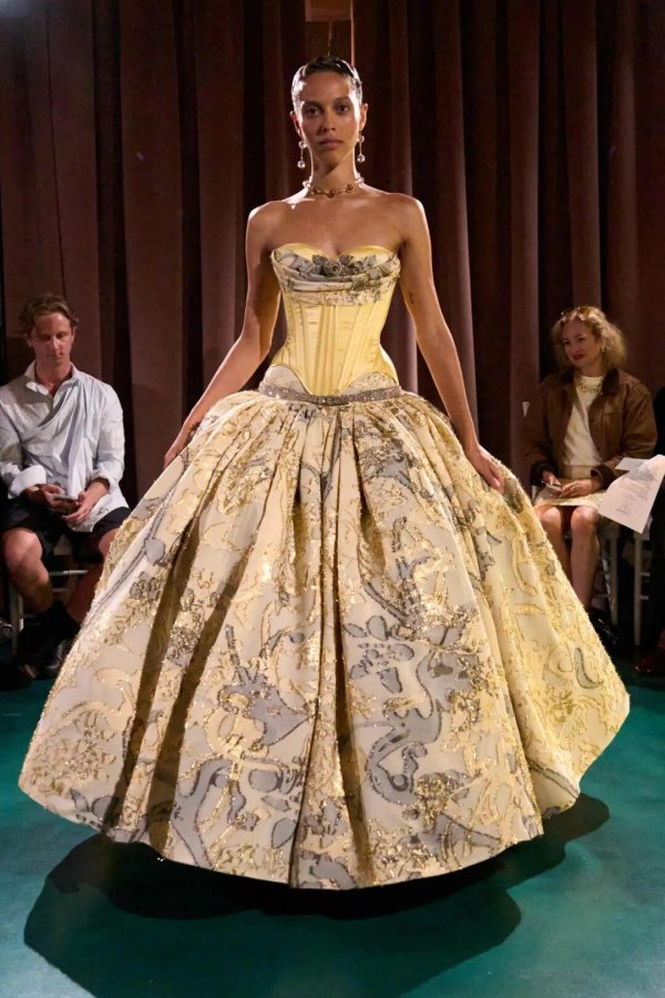 忠泰策略 复古美学，回来了，但更自由了